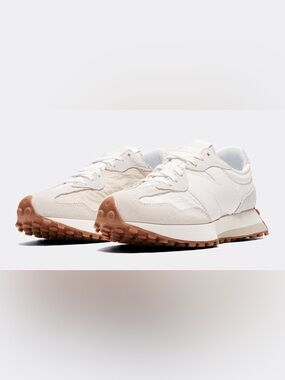New Balance 327 White Cream Sneakers women’s size 10